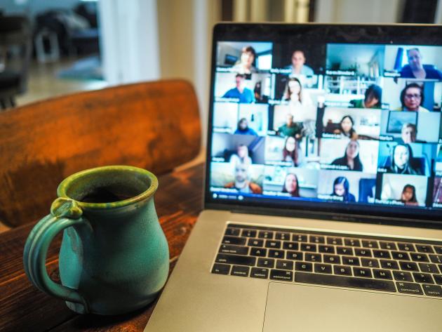 Online students meet for class.